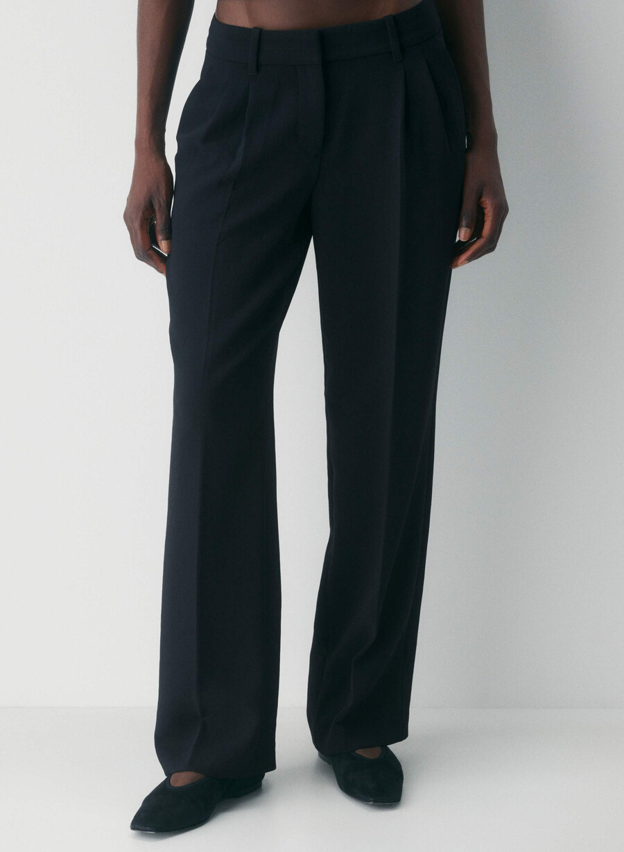 pantalonii the effortless pant cu croială curbată talie joasă - crepette negru