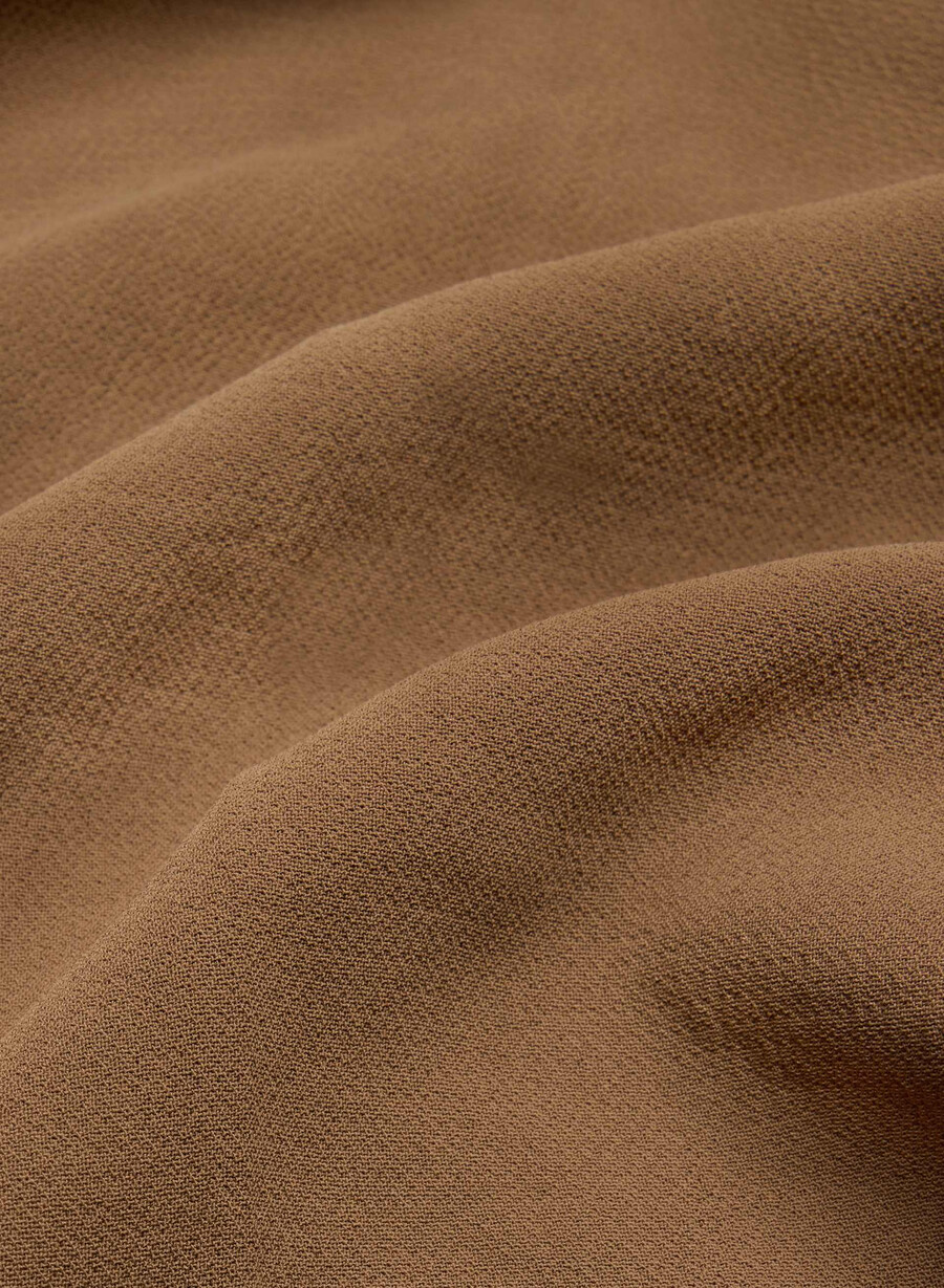 pantalonii the effortless pant cu croială curbată talie joasă - crepette maro ciocolatiu