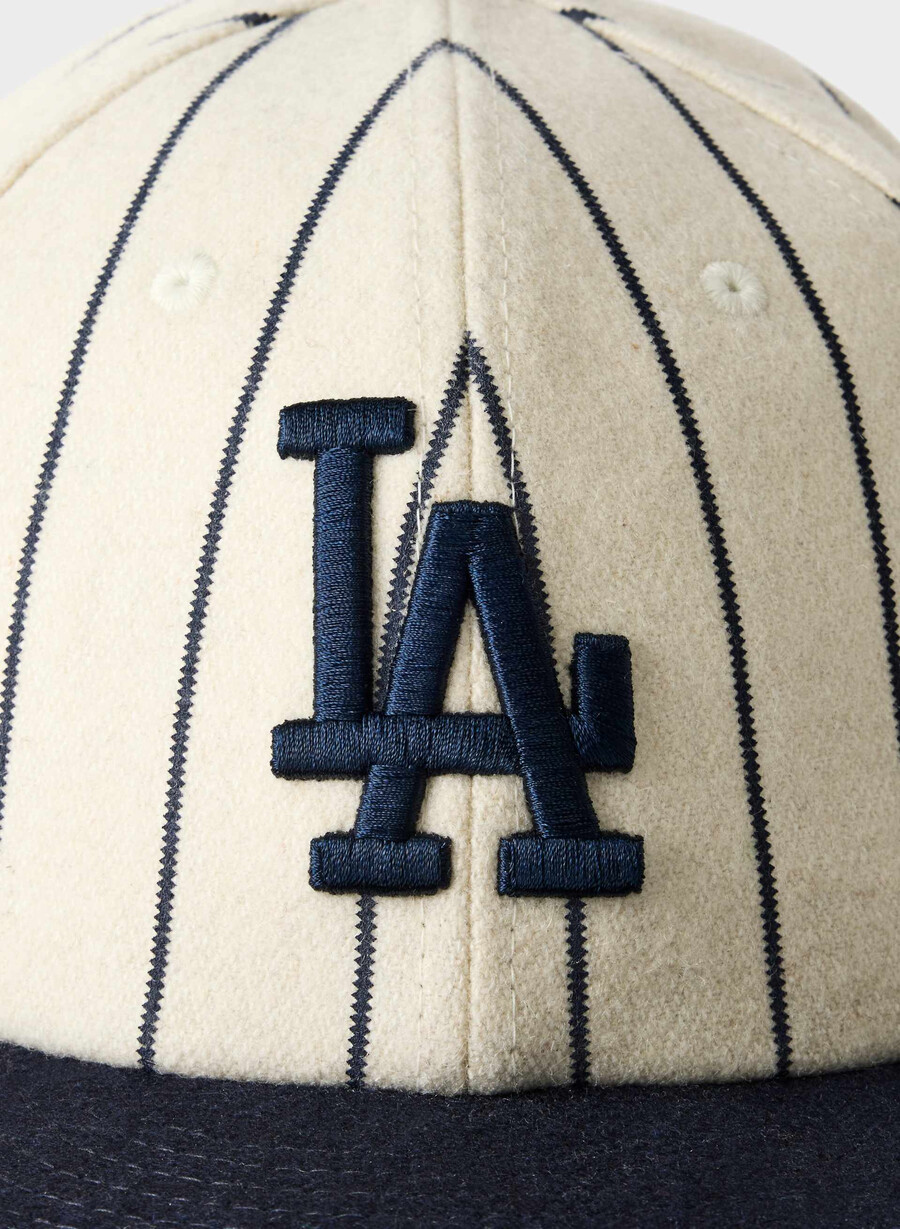 Șapcă new era los angeles dodgers 9fifty retro crown culoarea mesteacănnoapte întunecată bleumarin