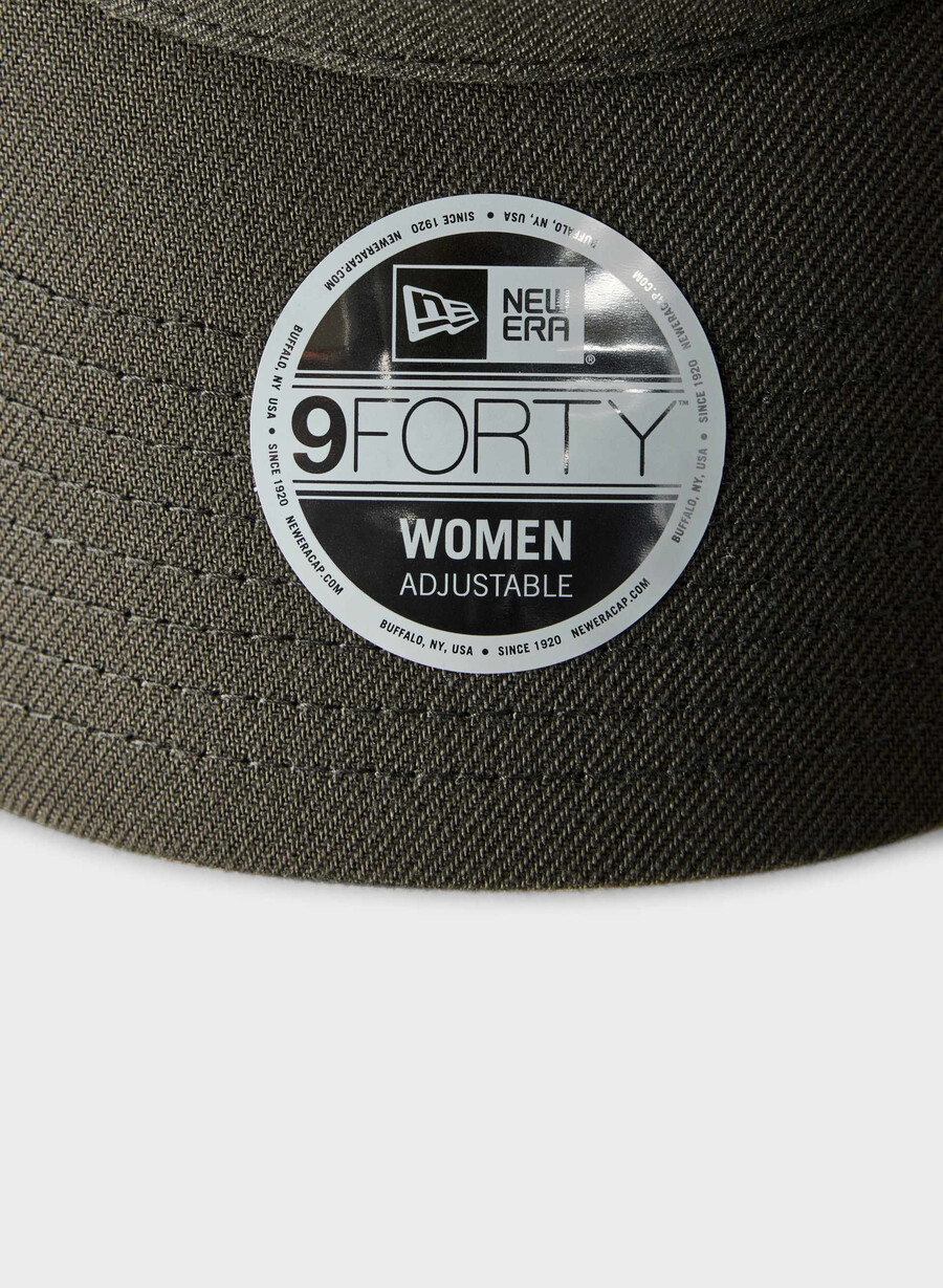 Șapcă new era x aritzia 9forty a-frame dk olive wh