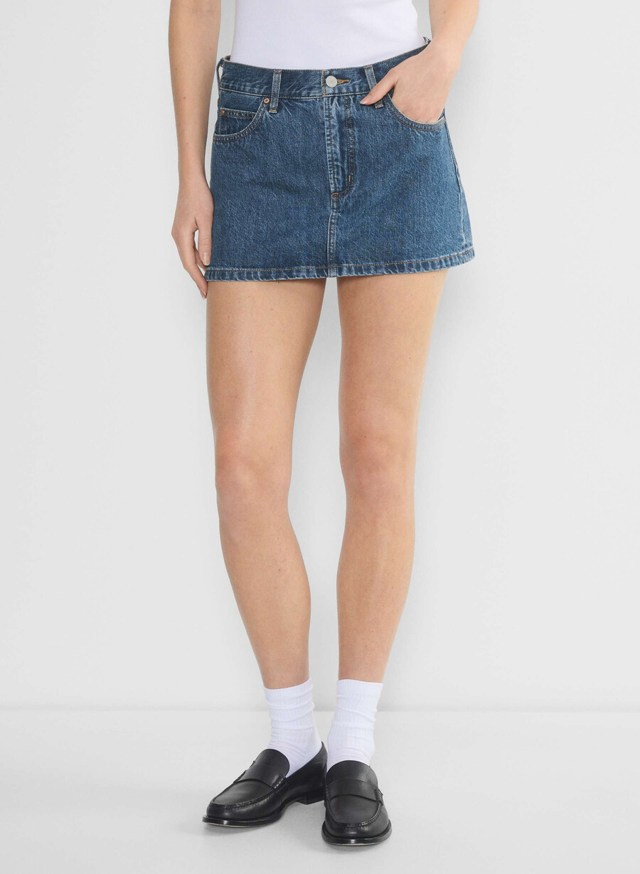 fustă micro din denim vintage din anii 90 fard de pleoape albastru închis