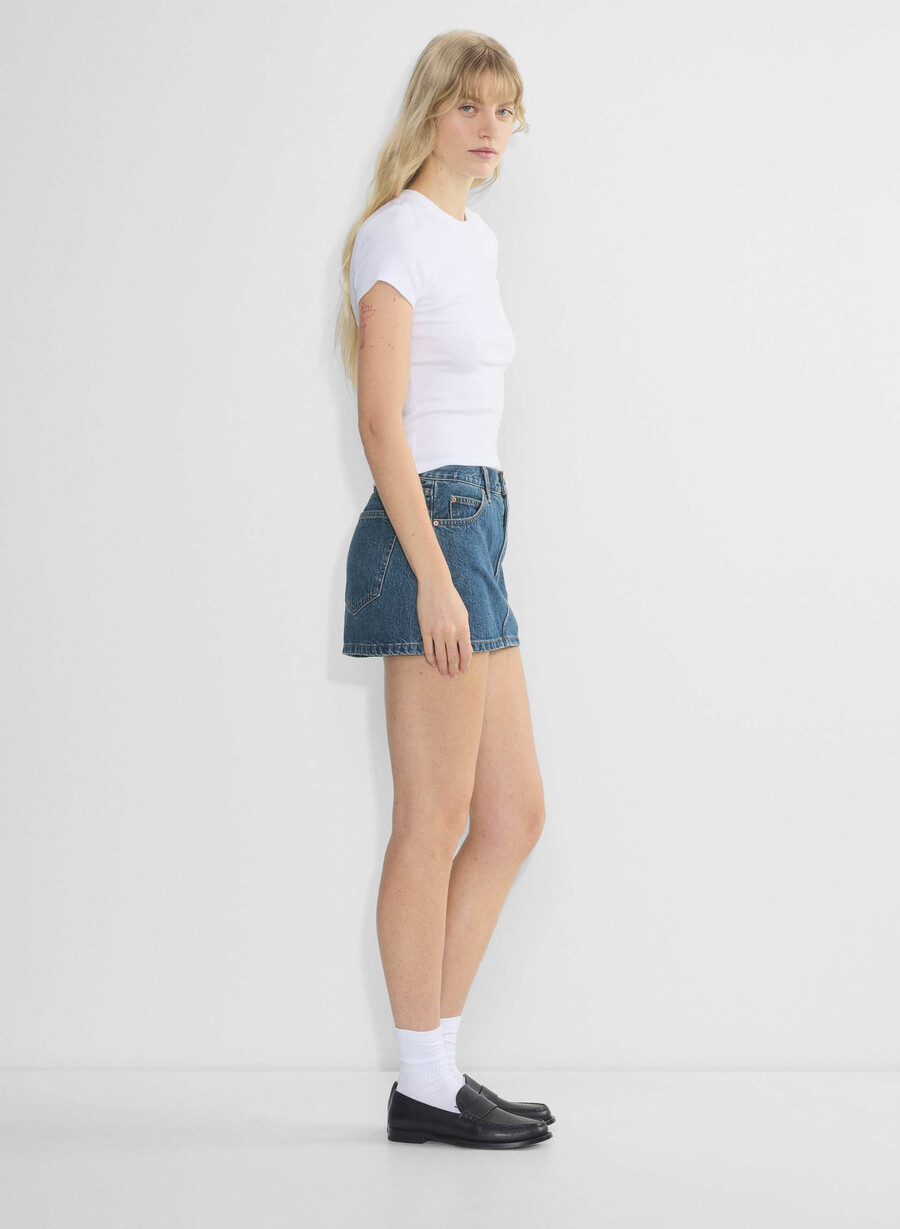 fustă micro din denim vintage din anii 90 fard de pleoape albastru închis