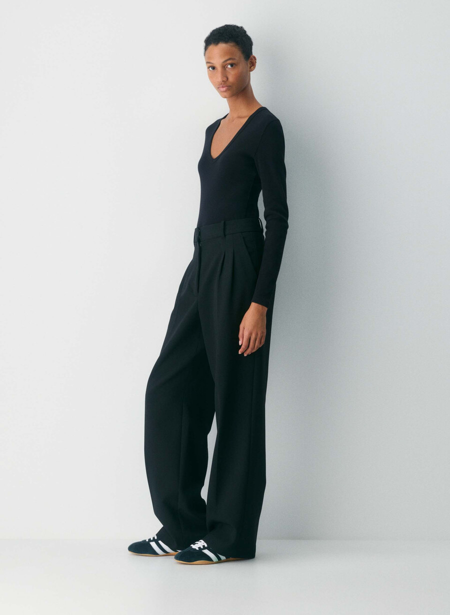 tricou cu mânecă lungă și decolteu adânc în v homestretch negru