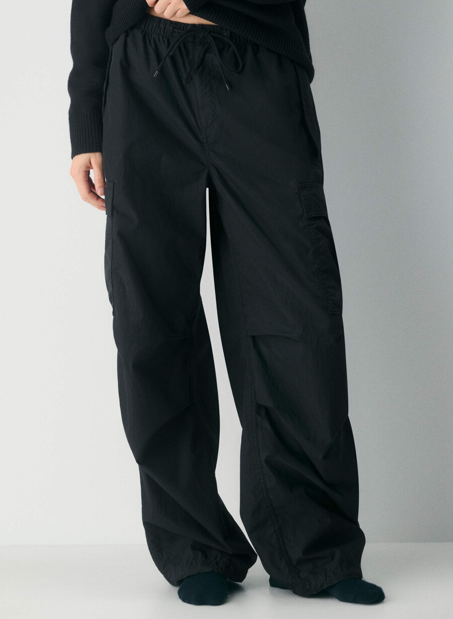 pantaloni yara parachute negri