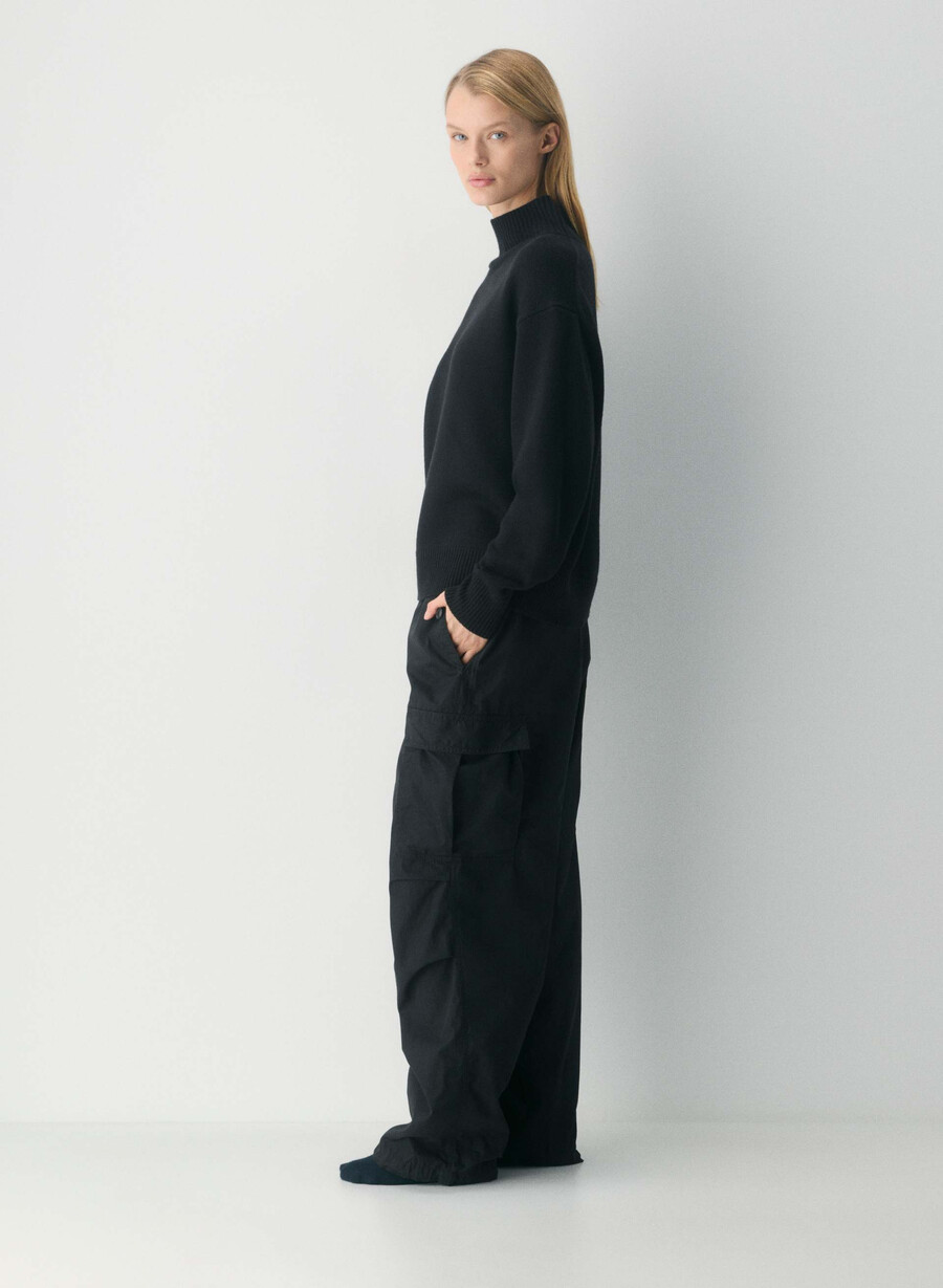 pantaloni yara parachute negri