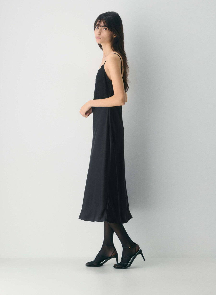 rochie memorize din satin negru