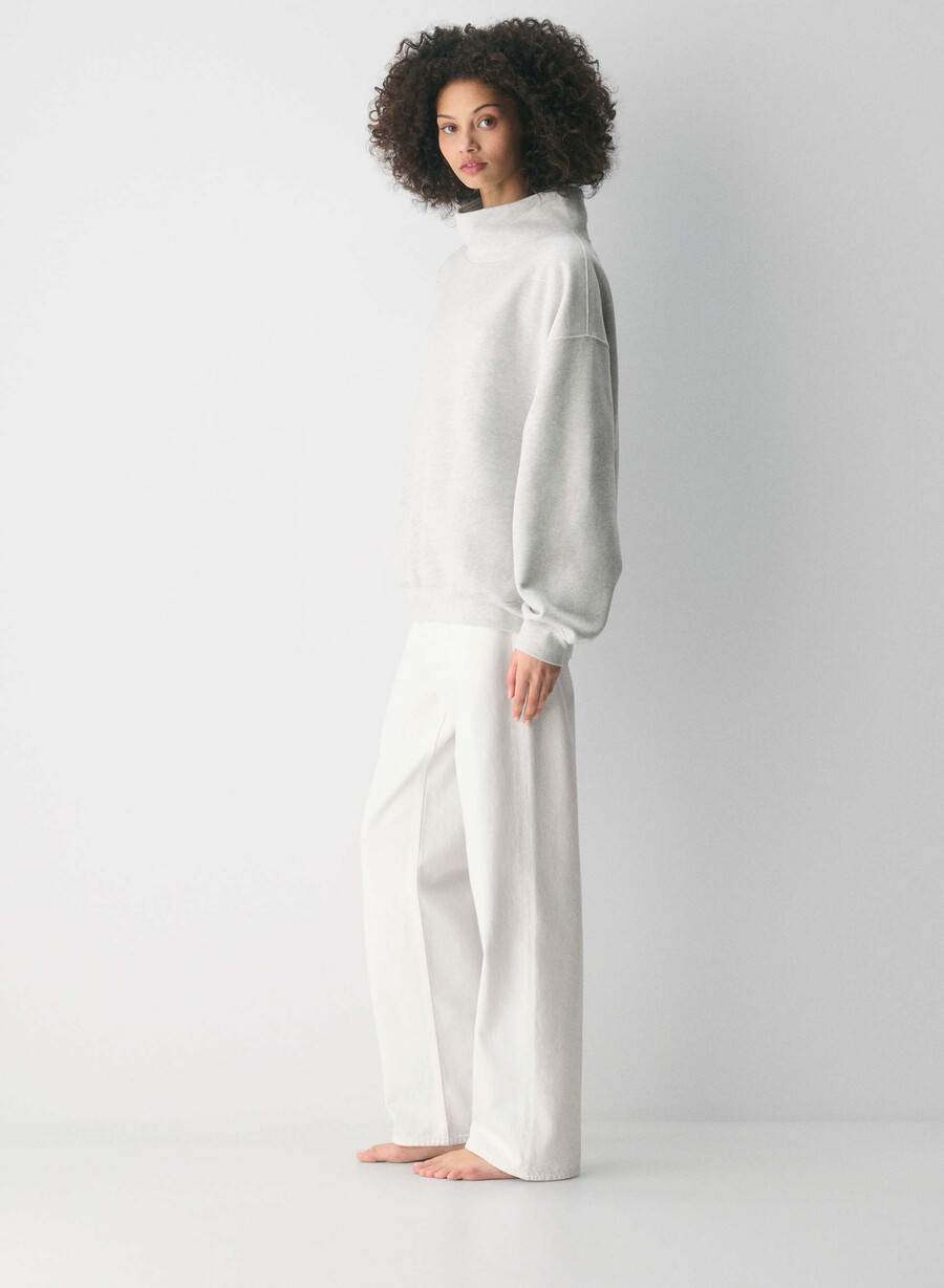 bluză confortabilă din fleece cu guler mega funnel neck alb-negru