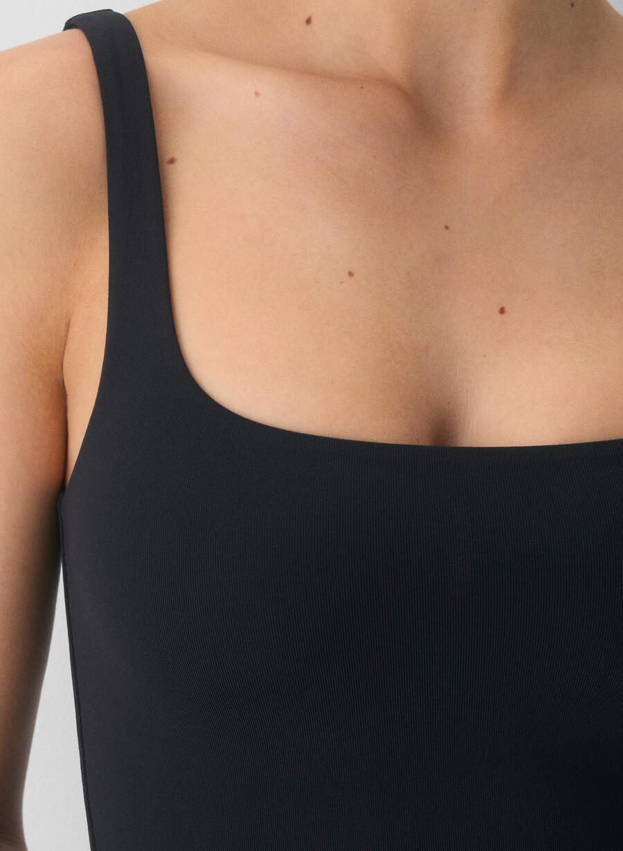 rochie original contour illuminate negră