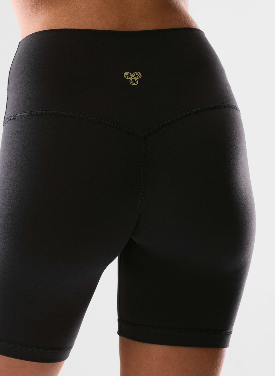 pantaloni scurți butter cheeky infinite cu talie înaltă de 7 negri