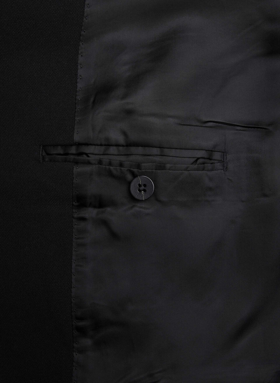 sacou directive - ressential black