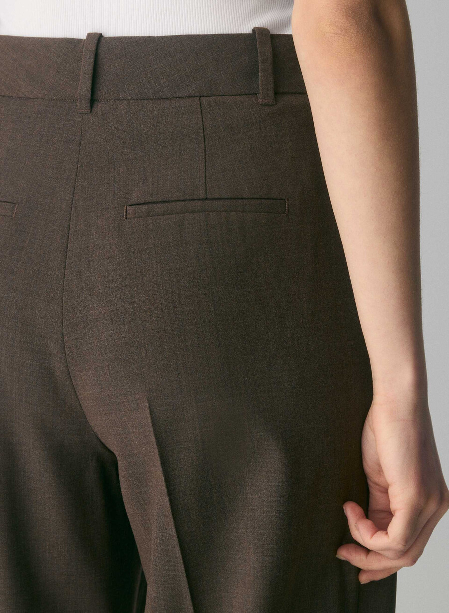 pantalonii effortless din lână heather rich mocha brn