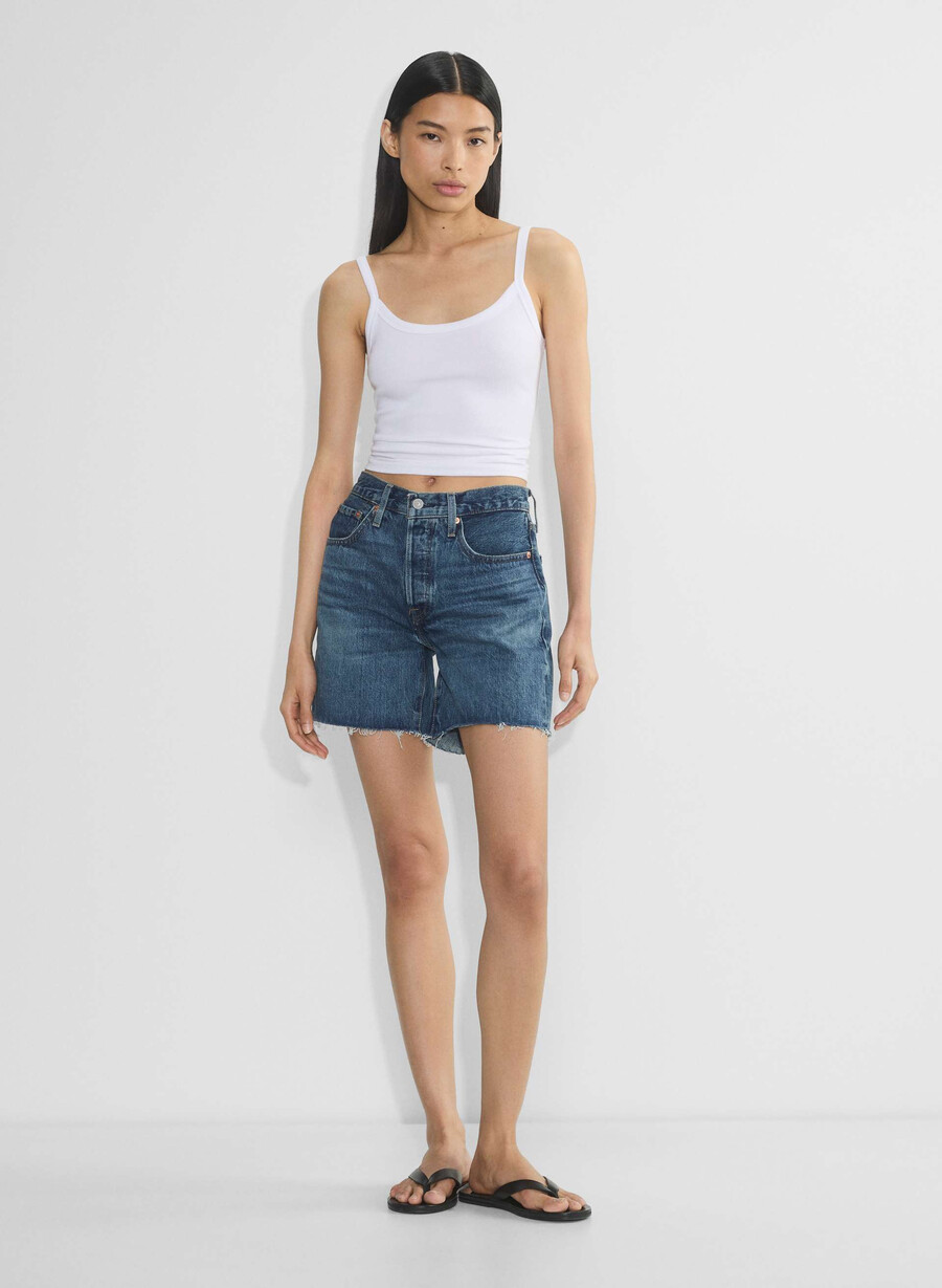 levis 501 jeans scurți la jumătatea coapsei demisiune