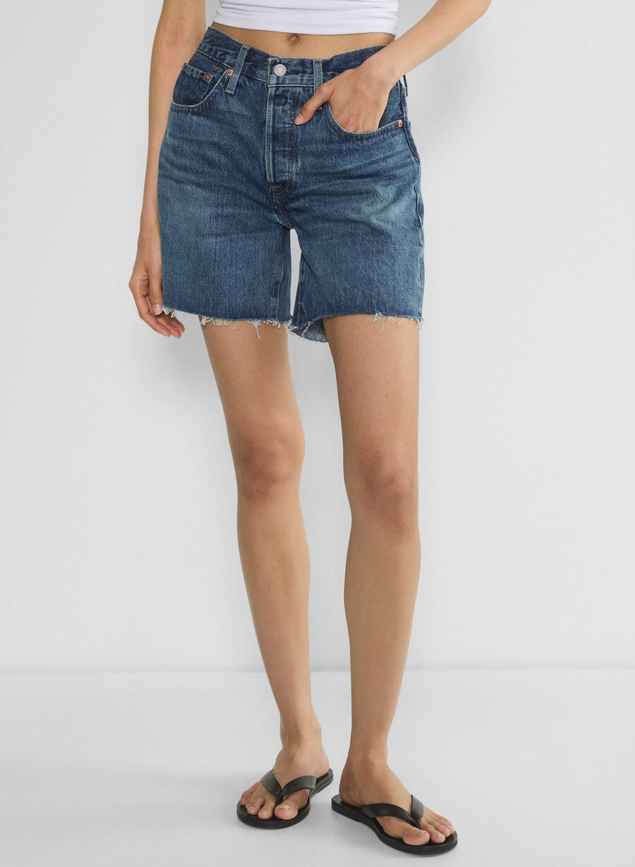 levis 501 jeans scurți la jumătatea coapsei demisiune
