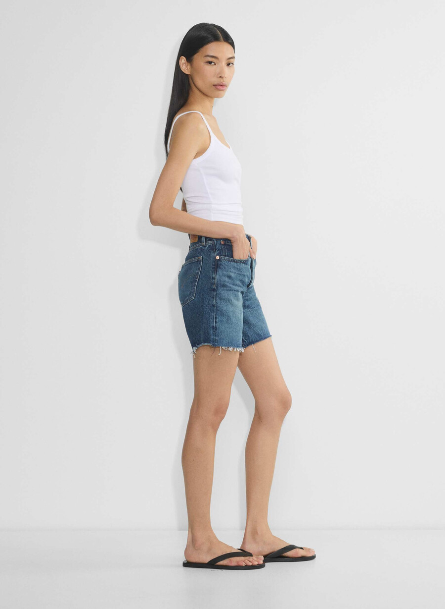 levis 501 jeans scurți la jumătatea coapsei demisiune