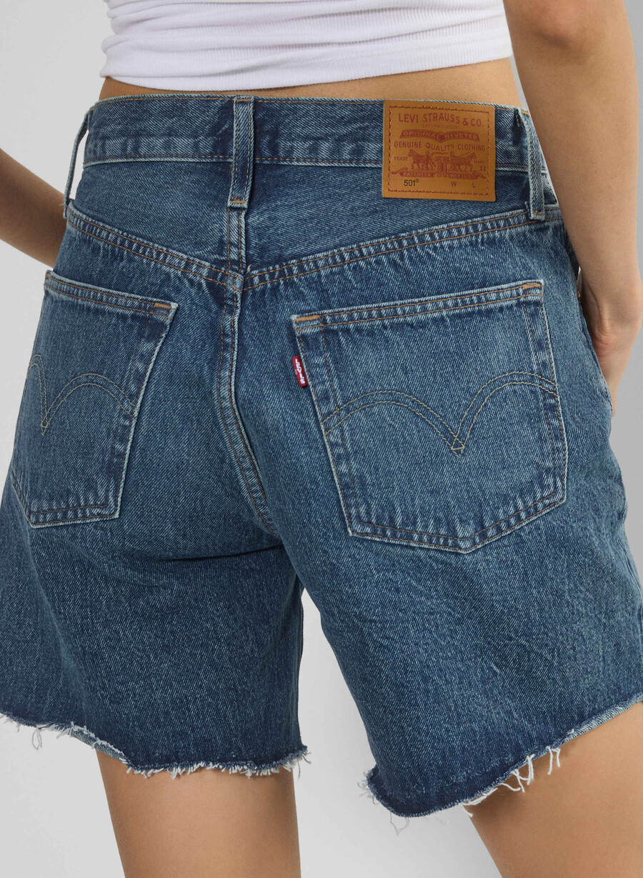levis 501 jeans scurți la jumătatea coapsei demisiune