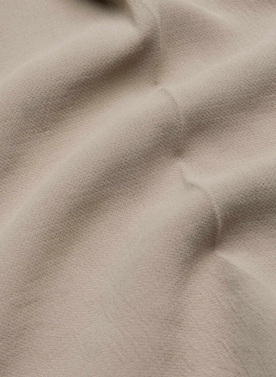 pantaloni scurți effortless la mijlocul coapsei - crepette nomad taupe