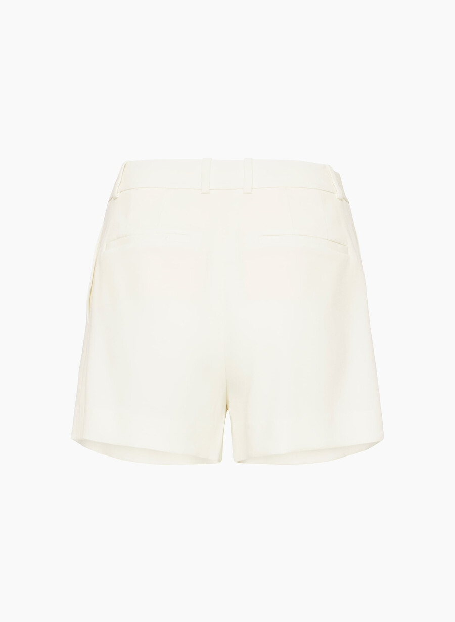 pantaloni scurți mini plisați culoare mesteacăn deschis