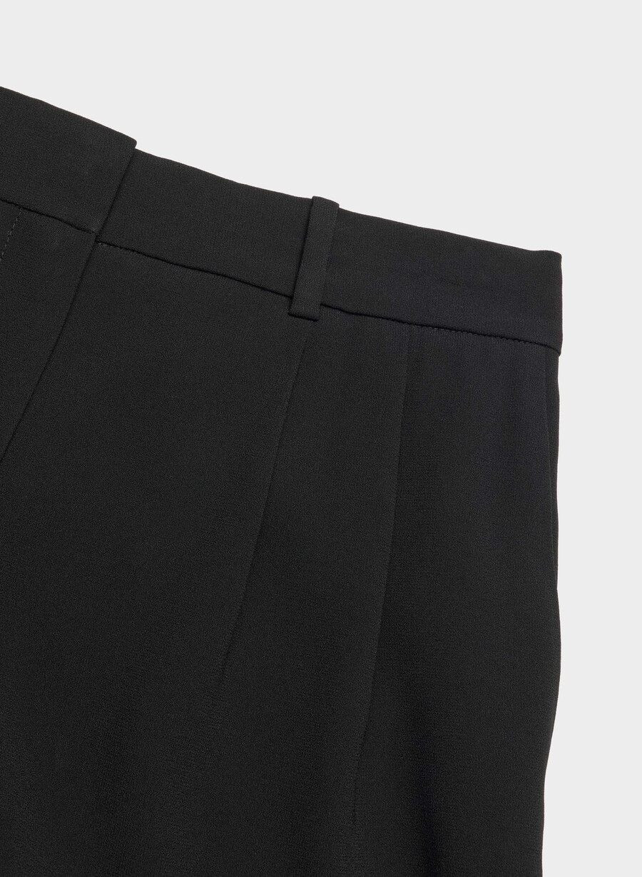 pantaloni scurți mini plisați negri
