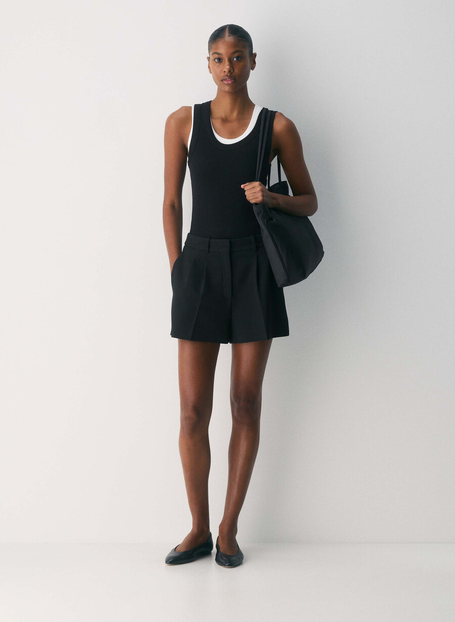 pantaloni scurți mini plisați - ressential black