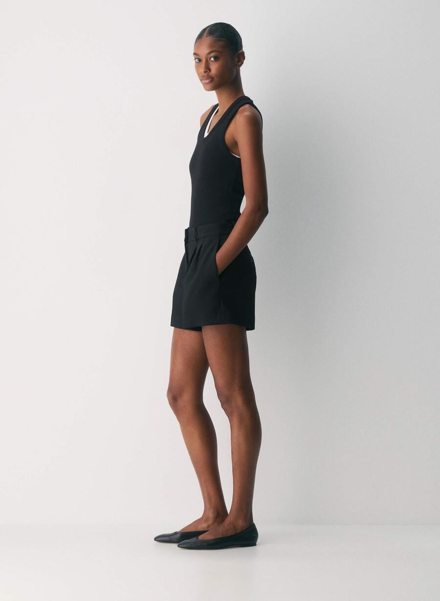 pantaloni scurți mini plisați - ressential black