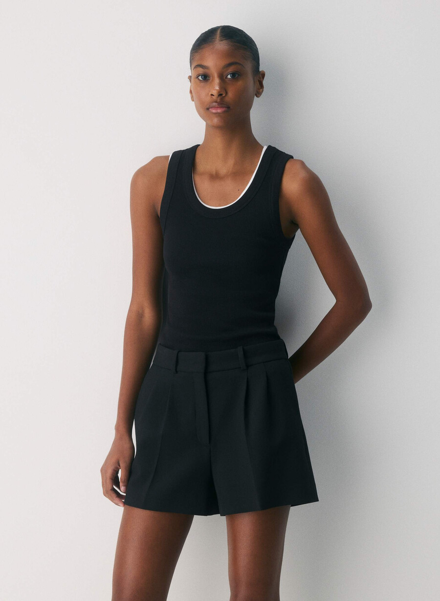 pantaloni scurți mini plisați - ressential black
