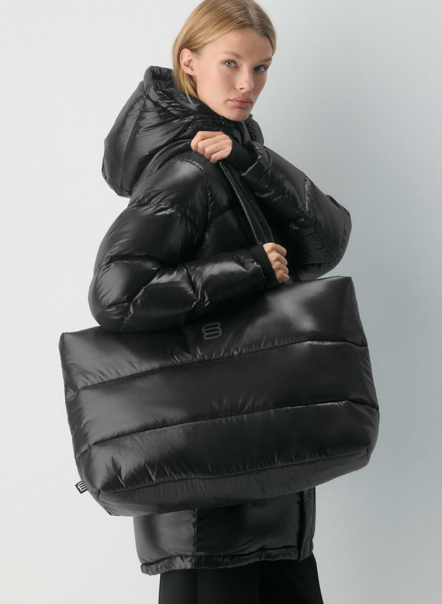 geantă tote the super puff - negru lucios