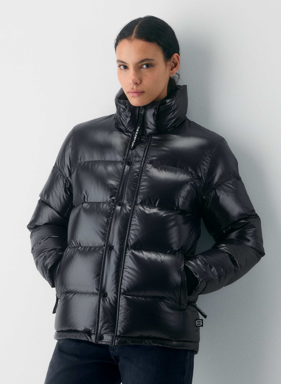 super puff negru hi-gloss