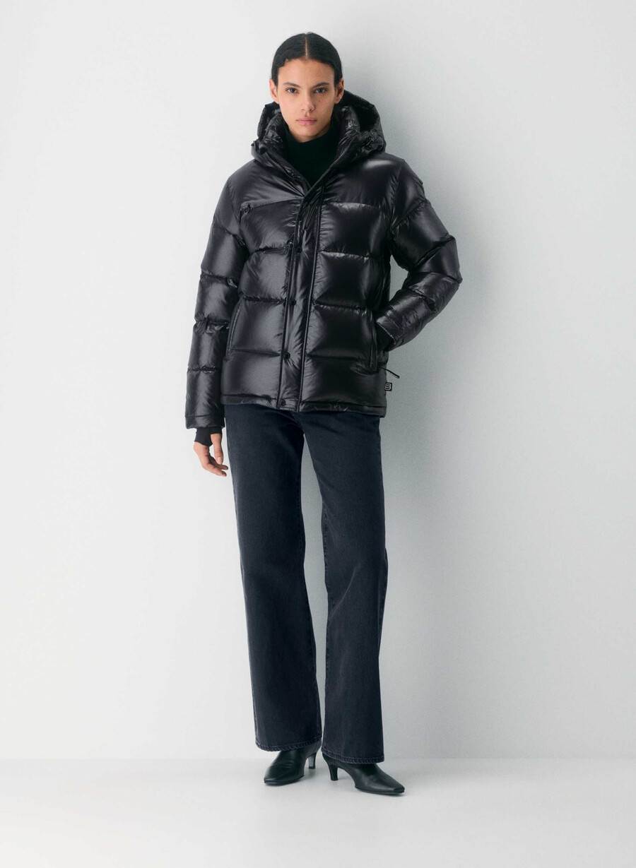 super puff negru hi-gloss