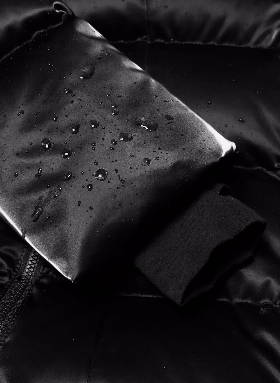 supersnug puff - liquid shine black