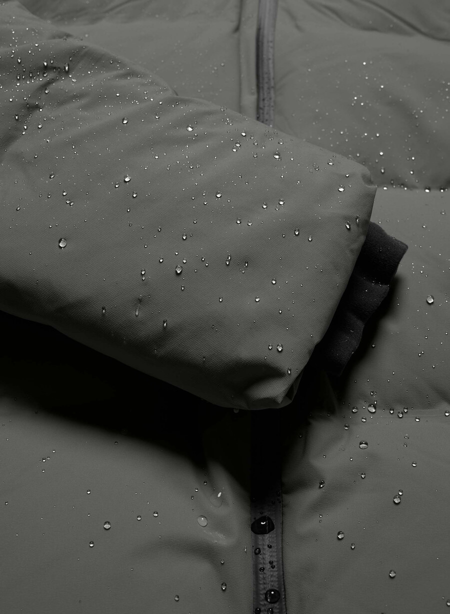 pantaloni scurți super puff₂o - rainstop gri cĂrbune
